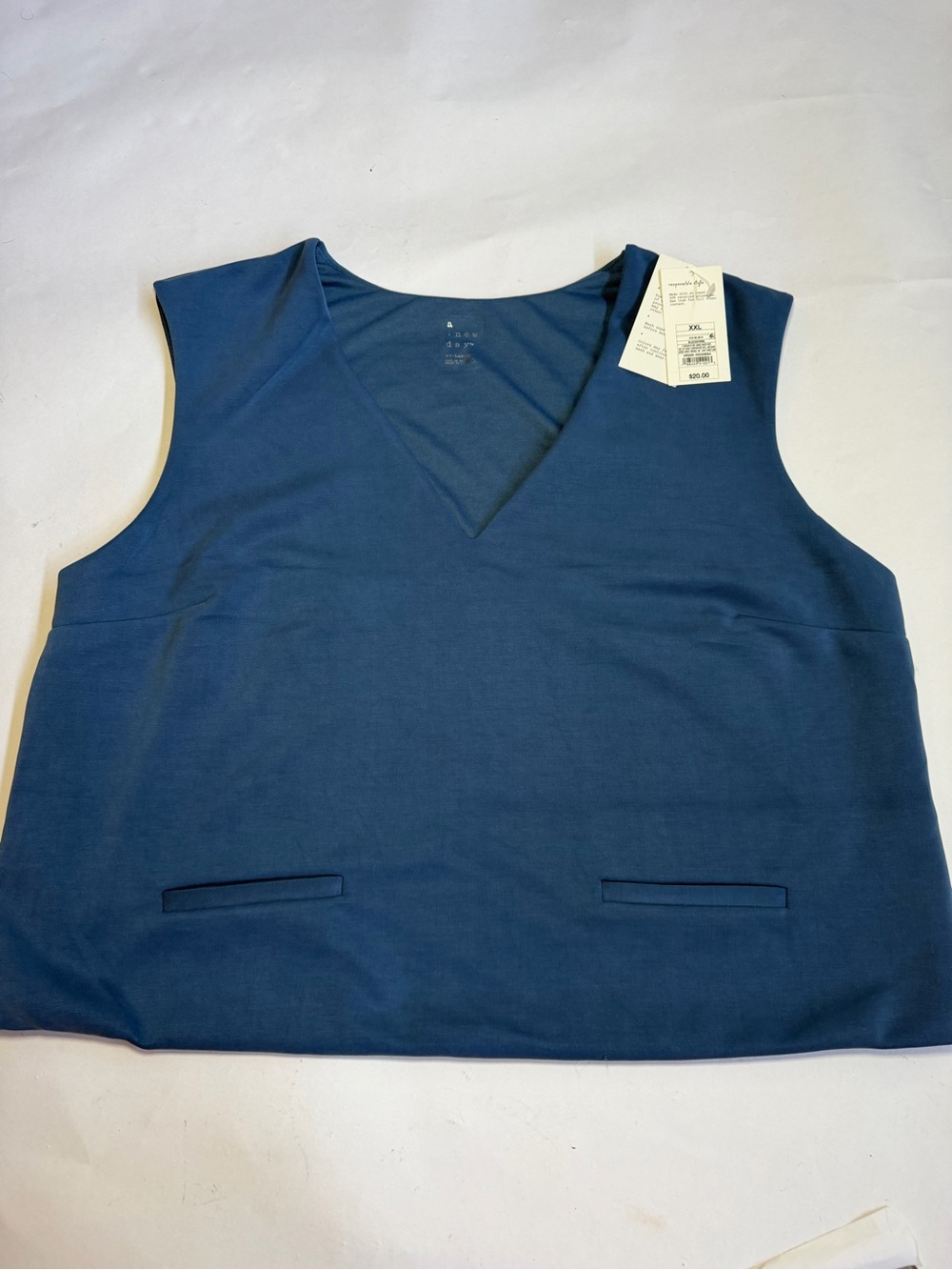 a new day Sleeveless V-Neck Tank Top in Navy